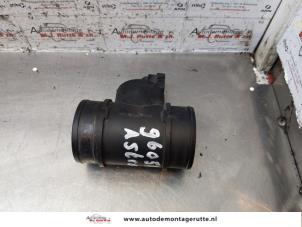 O148562 Gebruikte luchthoeveelheidsmeter Opel Astra