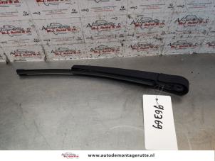 O148589 Gebruikte ruitenwisserarm achter BMW 3-Serie