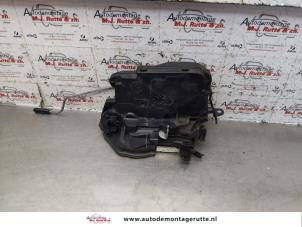O148597 Gebruikte portierslot mechaniek 4deurs rechts-achter BMW 3-Serie