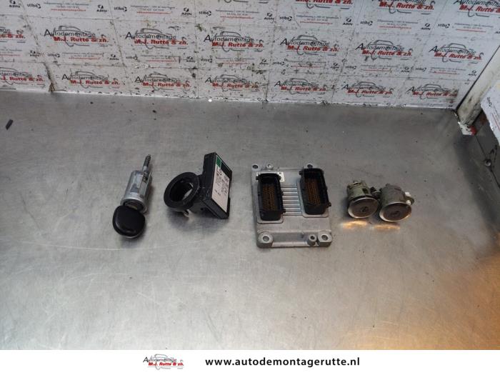 Gebruikte Kontaktslot + computer Opel Agila O148716