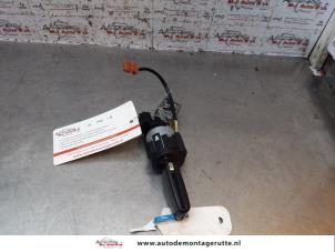 O148771 Gebruikte sleutel+contactslot Peugeot 207