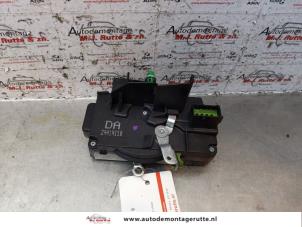 O149017 Gebruikte slotmechaniek portier 4deurs links-voor Opel Vectra