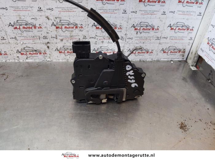 Portierslot Mechaniek 2Deurs links van een Fiat Grande Punto (199) 1.4 T-Jet 16V 2009