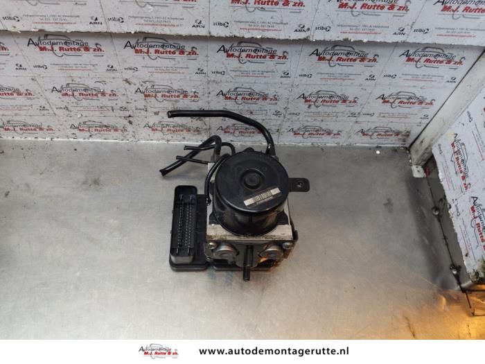 Gebruikte ABS Pomp Jaguar S-type (X200) 2.7 TD 24V Euro IV Prijs op aanvraag aangeboden door Autodemontage M.J. Rutte B.V.