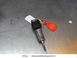 Gebruikte Kontaktslot + Sleutel Opel Astra G (F08/48) 1.2 16V Prijs op aanvraag aangeboden door Autodemontage M.J. Rutte B.V.