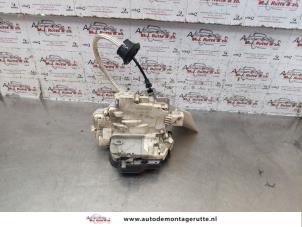 O149165 Gebruikte portierslot mechaniek 4deurs rechts-voor Audi A6