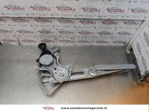 O149217 Gebruikte raammechaniek 4deurs rechts-voor Toyota Yaris