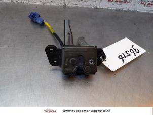 O149265 Gebruikte slotmechaniek achterklep Toyota Yaris