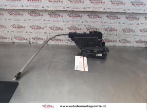 O149342 Gebruikte slotmechaniek portier 2deurs links Mercedes Vito