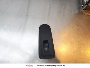 O149465 Gebruikte schakelaar elektrisch raam Volkswagen UP