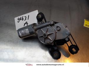 O149466 Gebruikte motor ruitenwisser achter Volkswagen UP