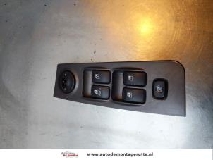 Gebruikte Schakelblok ruiten Hyundai Matrix 1.6 16V Prijs op aanvraag aangeboden door Autodemontage M.J. Rutte B.V.