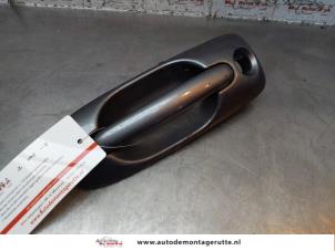 O149606 Gebruikte portiergreep 4deurs links-voor Chrysler Voyager