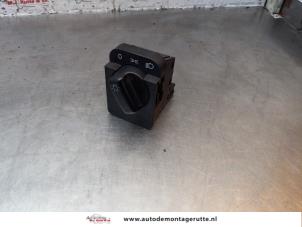 O149654 Gebruikte schakelaar licht Opel Agila