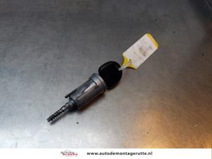 O149667 Gebruikte kontaktslot+sleutel Opel Agila