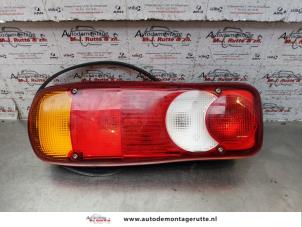 Gebruikte Achterlicht rechts Opel Movano 2.2 D 120 Prijs op aanvraag aangeboden door Autodemontage M.J. Rutte B.V.
