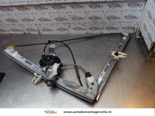 O149748 Gebruikte raammechaniek 2deurs rechts-voor Peugeot 206 PLUS