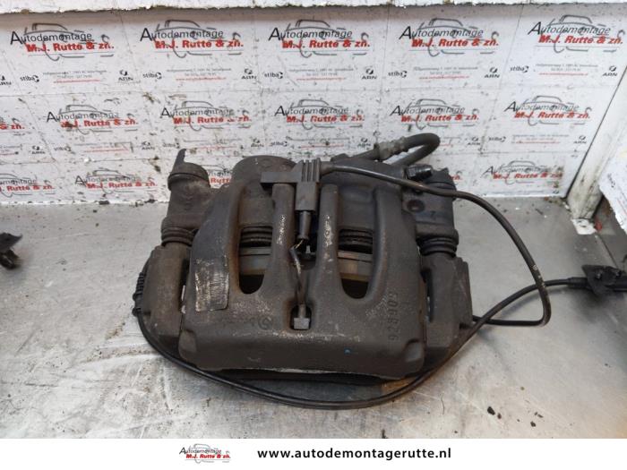 Gebruikte Remklauw (Tang) rechts-voor Mercedes Vito O149884