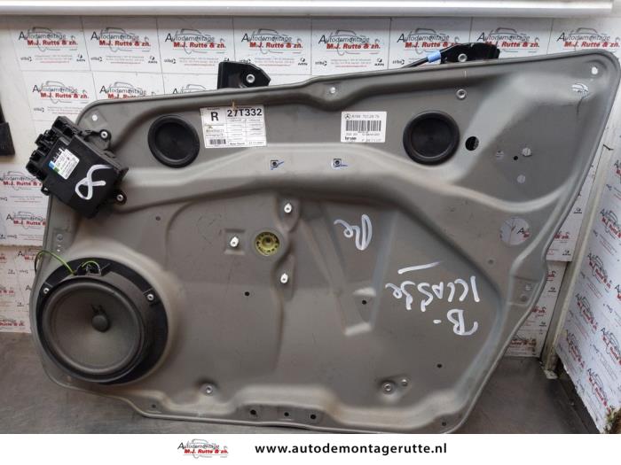 Gebruikte Raammechaniek 4Deurs rechts-voor Mercedes B-Klasse O149951