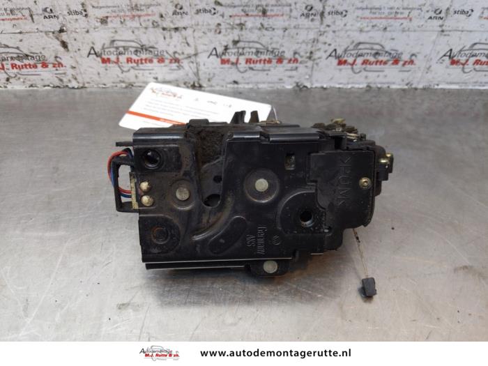 Gebruikte Portierslot Mechaniek 2deurs rechts Volkswagen Lupo O150053