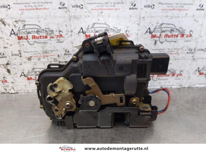Gebruikte Slotmechaniek Portier 2Deurs links Volkswagen Lupo O150059