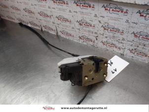 O150084 Gebruikte slotmechaniek portier 4deurs links-voor Citroen C3