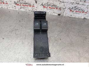 Gebruikte Combischakelaar ramen Skoda Fabia (6Y2) 1.4i 16V Prijs op aanvraag aangeboden door Autodemontage M.J. Rutte B.V.