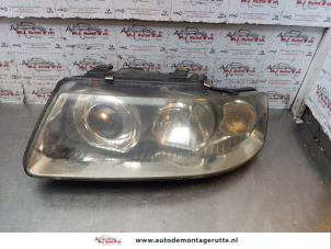 O150369 Gebruikte koplamp links Audi A3