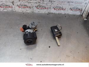 O150377 Gebruikte sleutel+contactslot Peugeot 308