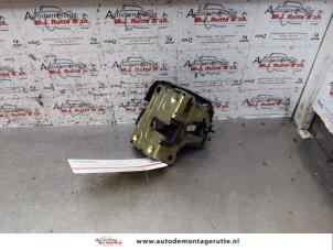 O150396 Gebruikte deurslot mechaniek 4deurs links-voor Renault Megane Scenic