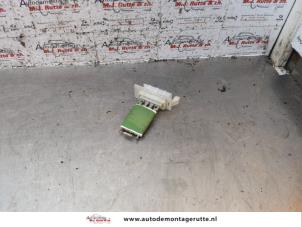 O150429 Gebruikte kachel weerstand Opel Corsa