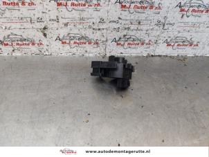 O150433 Gebruikte luchthoeveelheidsmeter Opel Corsa