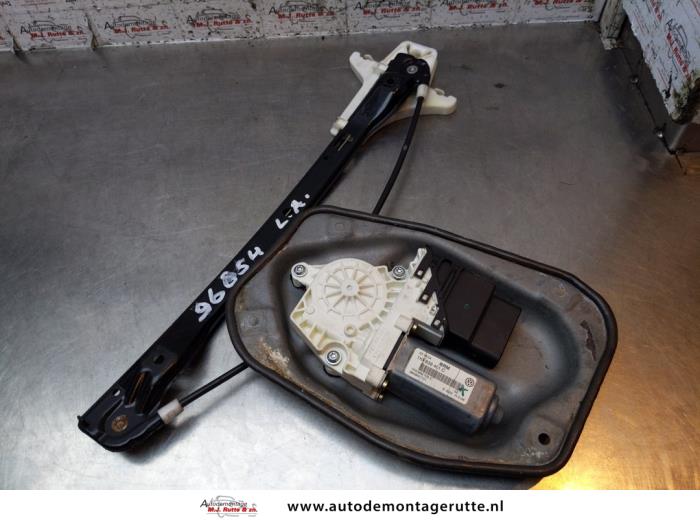 Gebruikte Ruitmechaniek 4Deurs links-achter Volkswagen Golf O150835