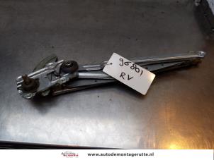 O150876 Gebruikte ruitmechaniek 2deurs rechts-voor Toyota Starlet