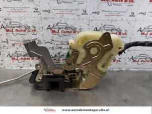 O150938 Gebruikte deurslot mechaniek 4deurs links-voor Kia Sorento