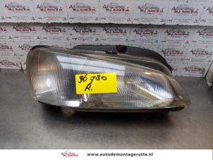 O150949 Gebruikte rechter koplamp Peugeot 106