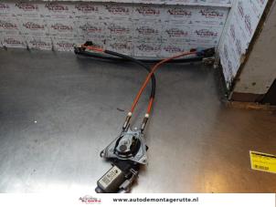 O150957 Gebruikte ruitmechaniek 2deurs links-voor Peugeot 106