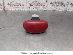 O151041 Gebruikte gevarenlicht schakelaar Citroen Picasso