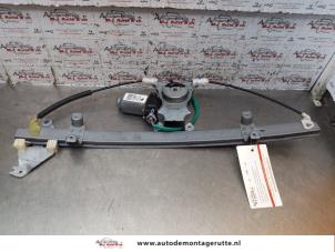 O151200 Gebruikte raammechaniek 4deurs links-voor Nissan Almera Tino