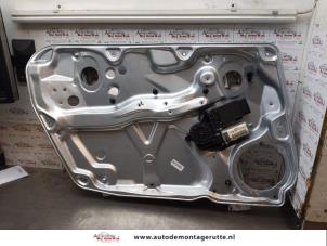 O151228 Gebruikte ruitmechaniek 4deurs links-voor Volkswagen Passat