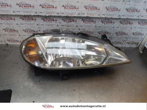 O151310 Gebruikte rechter koplamp Renault Megane