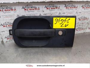 O151377 Gebruikte portiergreep 2deurs links Hyundai H300