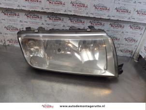 O151439 Gebruikte rechter koplamp Skoda Fabia