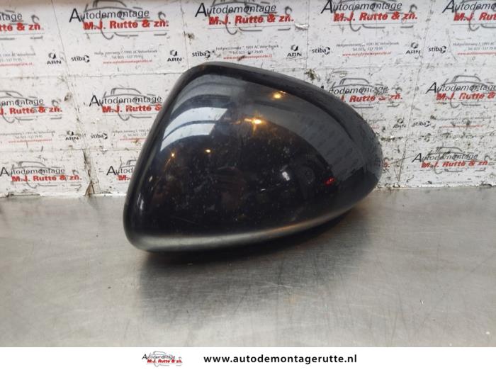 Spiegelkap links van een Opel Corsa D 1.3 CDTi 16V ecoFLEX 2011