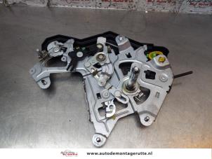 O151483 Gebruikte schuifdeur slotmechaniek links Hyundai H300