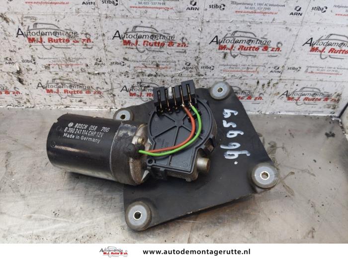 Gebruikte Ruitenwissermotor voor Mitsubishi Carisma O151544