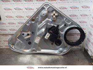 O151559 Gebruikte ruitmechaniek 4deurs links-achter Volkswagen Passat