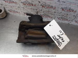 O151636 Gebruikte remklauw (tang) links-voor Nissan Note