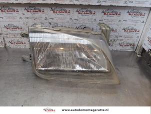 O151646 Gebruikte koplamp rechts Suzuki Swift