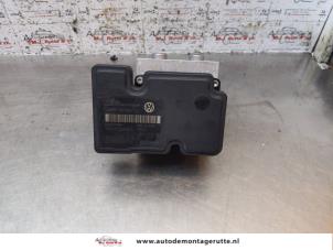 O151706 Gebruikte abs pomp Volkswagen Golf